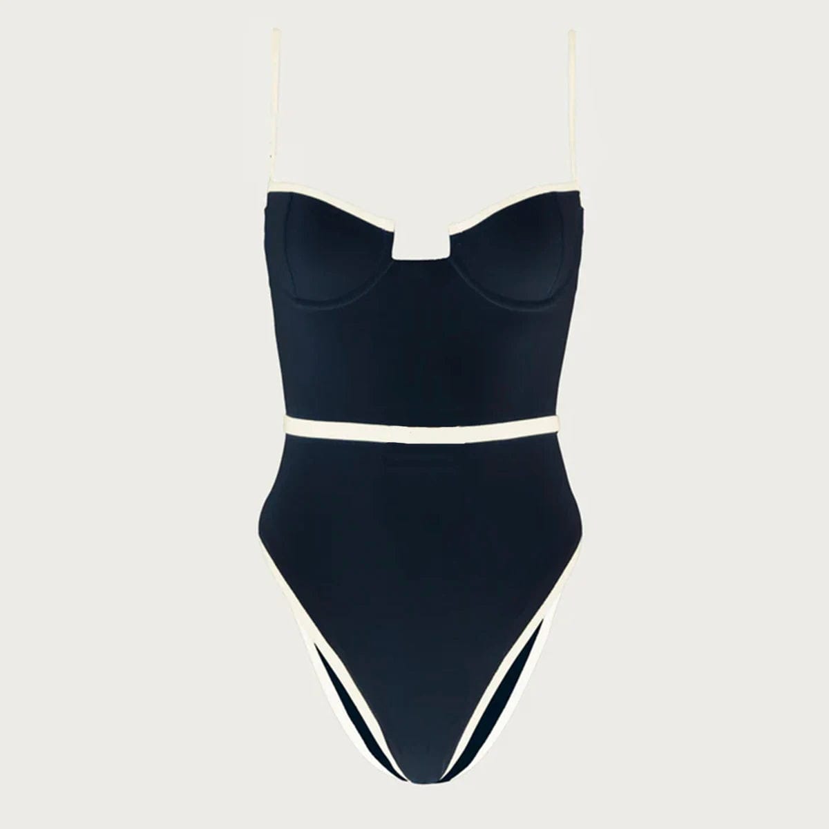 Maillot de bain une pièce noir élégant avec fines bretelles et détails contrastés blancs.
