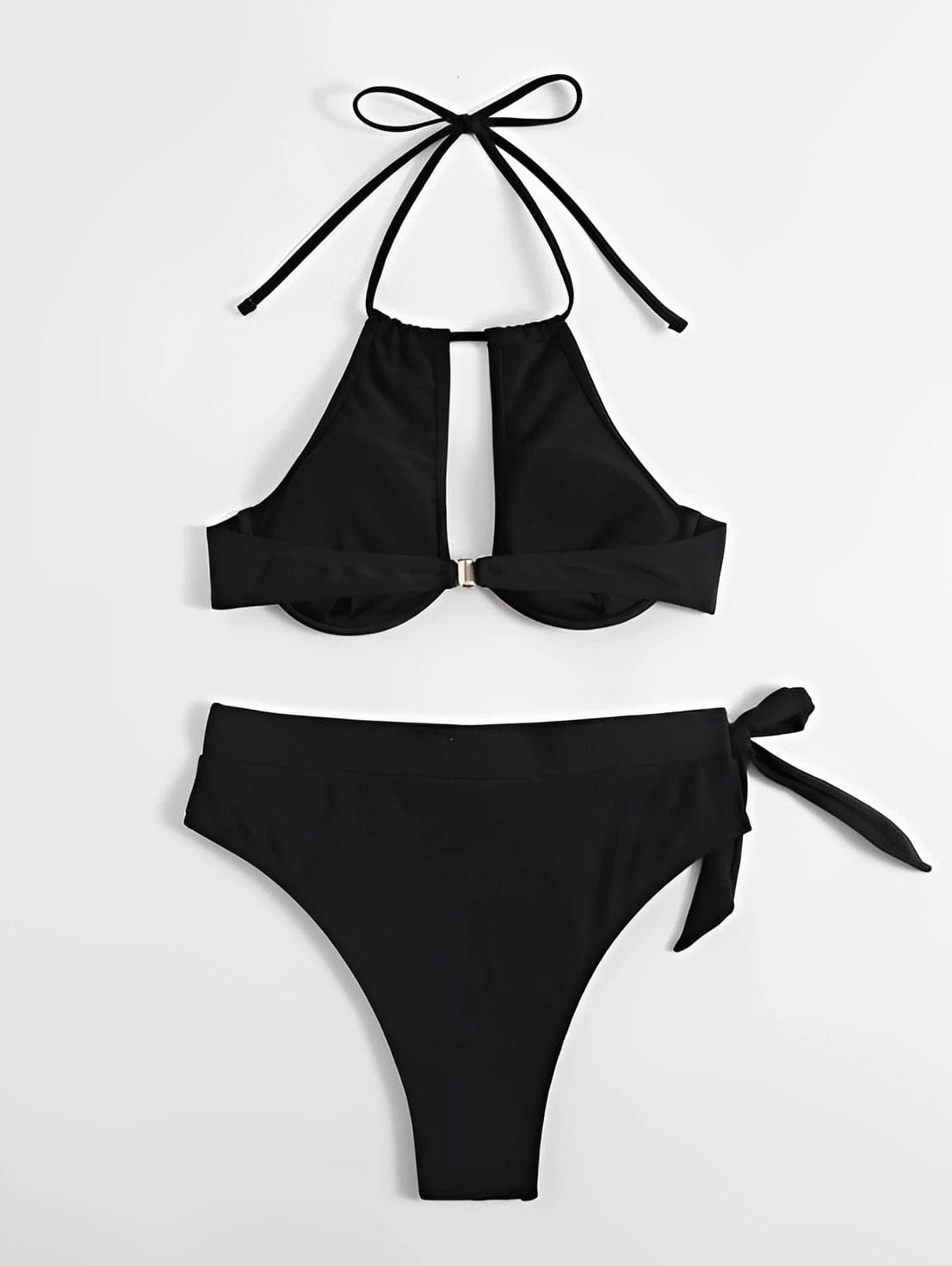 Maillot de bain noir femme avec haut balconnet et culotte taille haute à nouer élégamment.