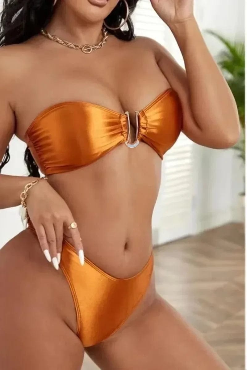 Maillot de bain bandeau orange brillant pour femme, élégant et séduisant pour l'été.