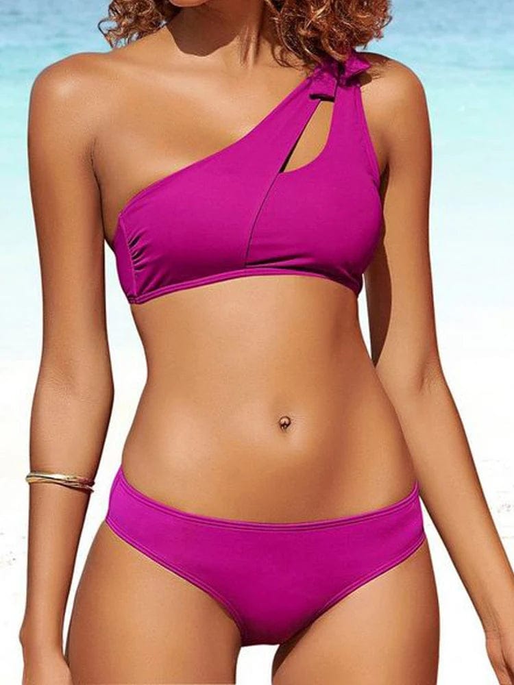 Maillot de bain rose pour femme, bikini asymétrique élégant parfait pour la plage en été.