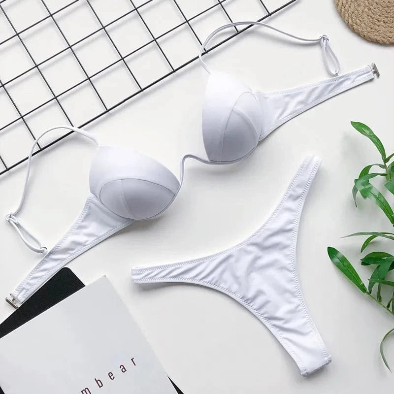Maillot de bain bikini femme blanc élégant, soutien-gorge push-up et culotte taille basse.