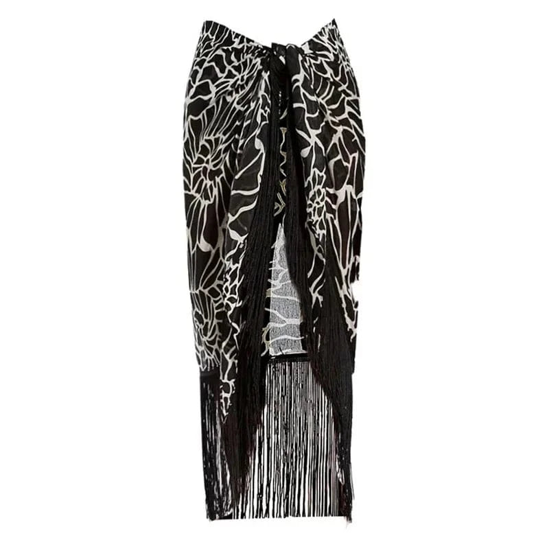 Maillot de bain avec paréo noir et blanc à motifs floraux, style élégant et moderne pour femme