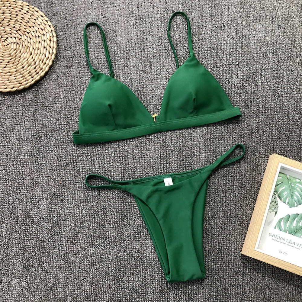 Maillot de bain femme triangle vert, style échancré, élégant et moderne pour l'été.