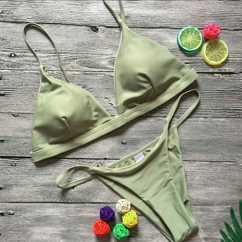 Maillot de bain femme triangle échancré vert olive, parfait pour un style estival tendance.